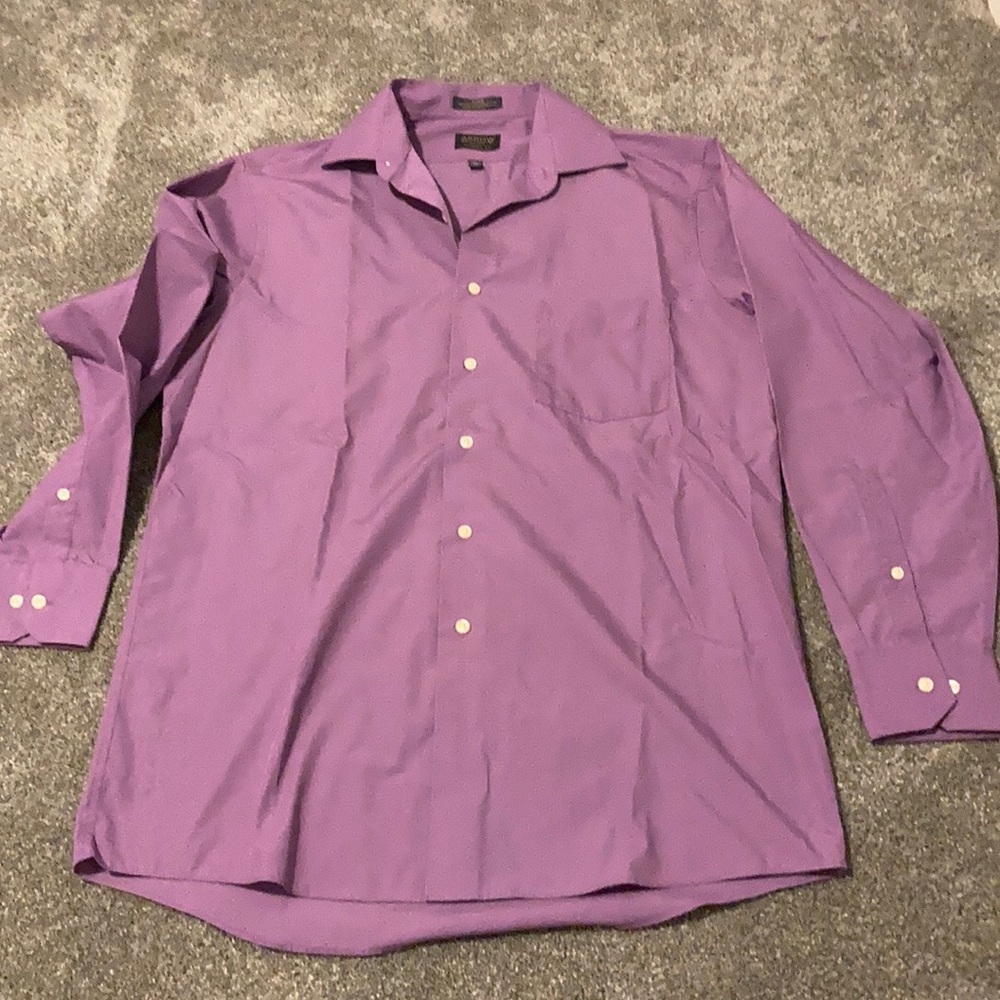Classic Fit Men’s Dress Shirt